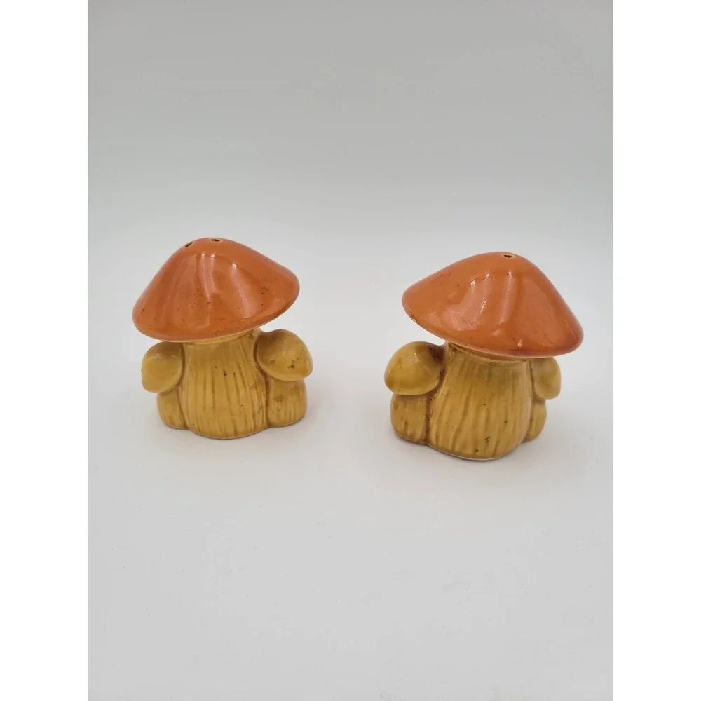 Vintage‎ 1970s Mushroom Salt and Pepper Shakers Orange Yellow Japan